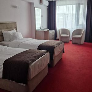 Pokój z dwoma pojedynczymi łóżkami